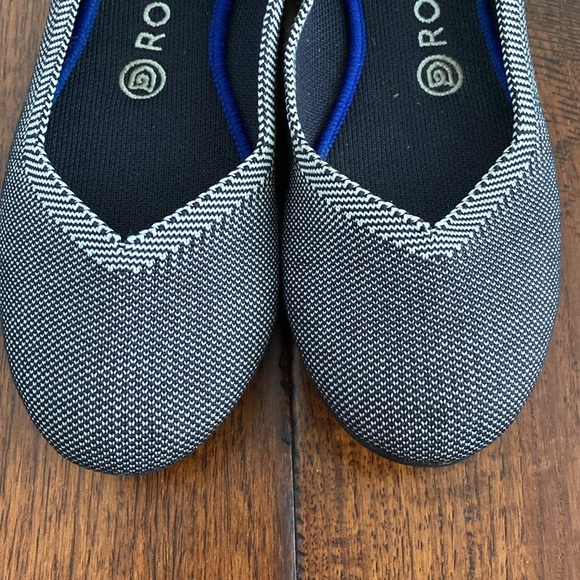 Rothy’s Grey Round Toe Flat 🔥 - Picture 2 of 4